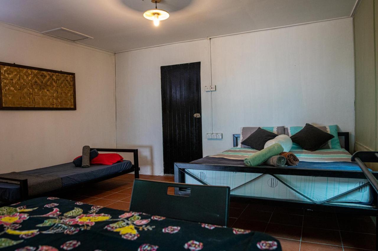 Tioman Cabana Bed&Breakfast Kampong Ayer Batang Bagian luar foto