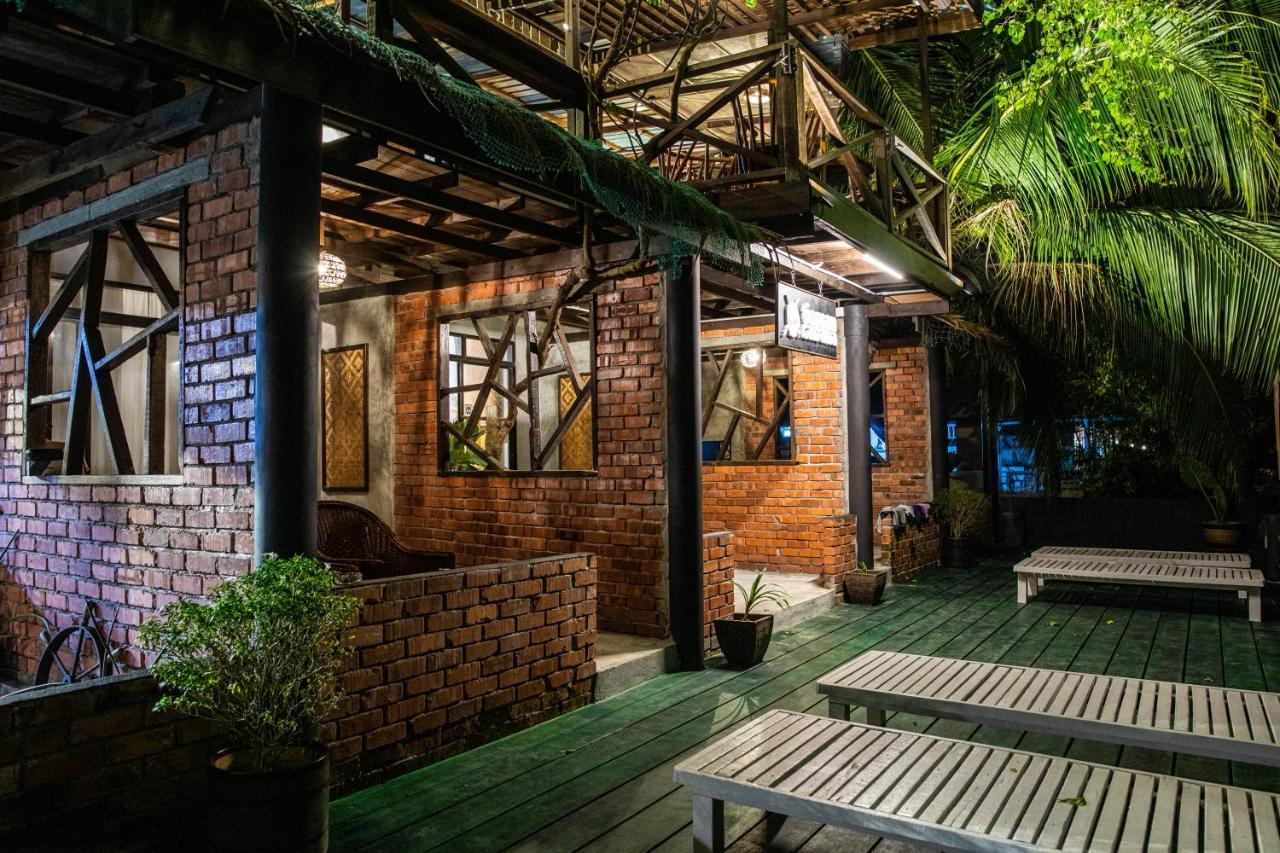 Tioman Cabana Bed&Breakfast Kampong Ayer Batang Bagian luar foto