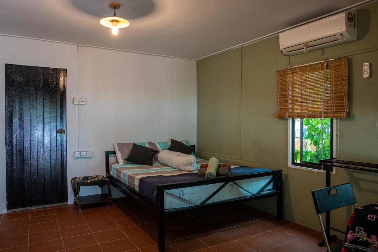 Tioman Cabana Bed&Breakfast Kampong Ayer Batang Bagian luar foto