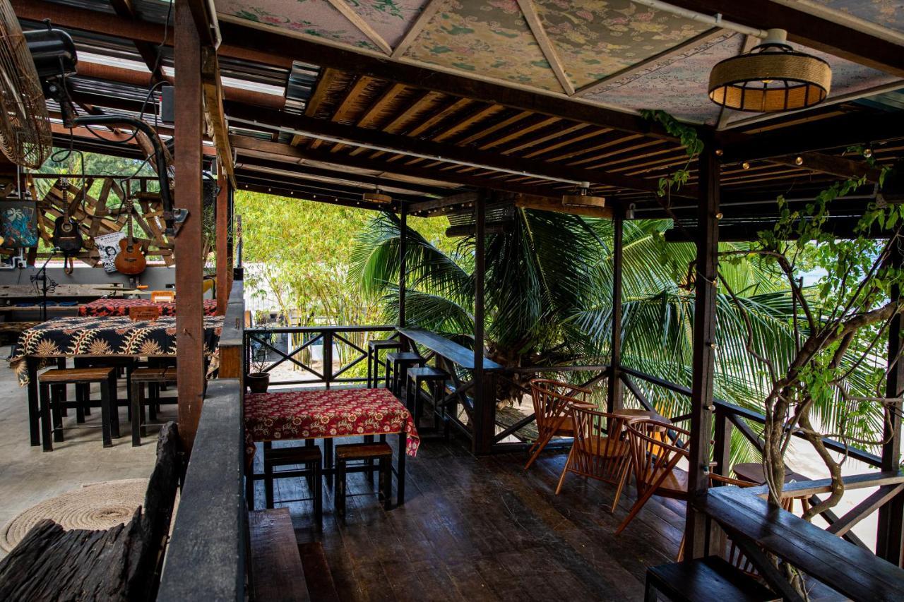 Tioman Cabana Bed&Breakfast Kampong Ayer Batang Bagian luar foto