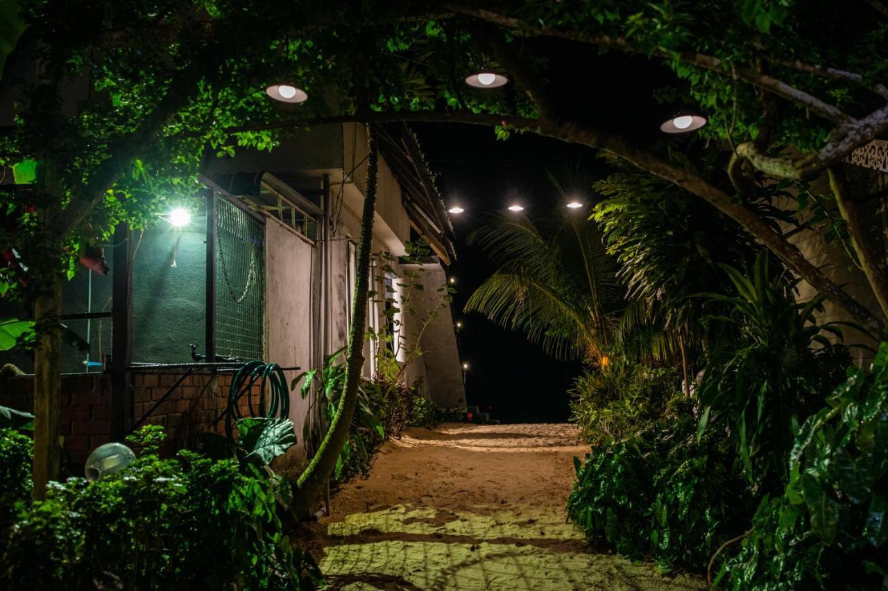 Tioman Cabana Bed&Breakfast Kampong Ayer Batang Bagian luar foto