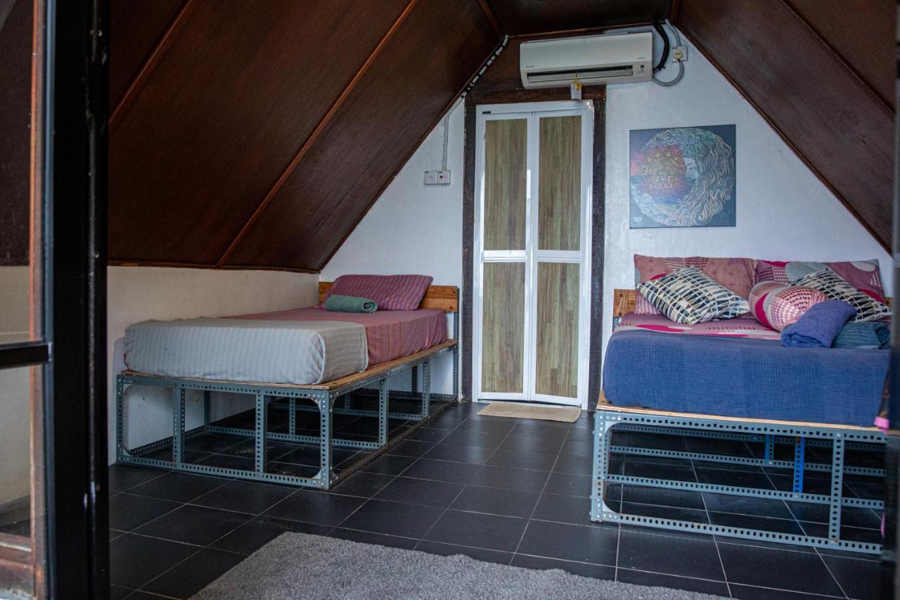 Tioman Cabana Bed&Breakfast Kampong Ayer Batang Bagian luar foto