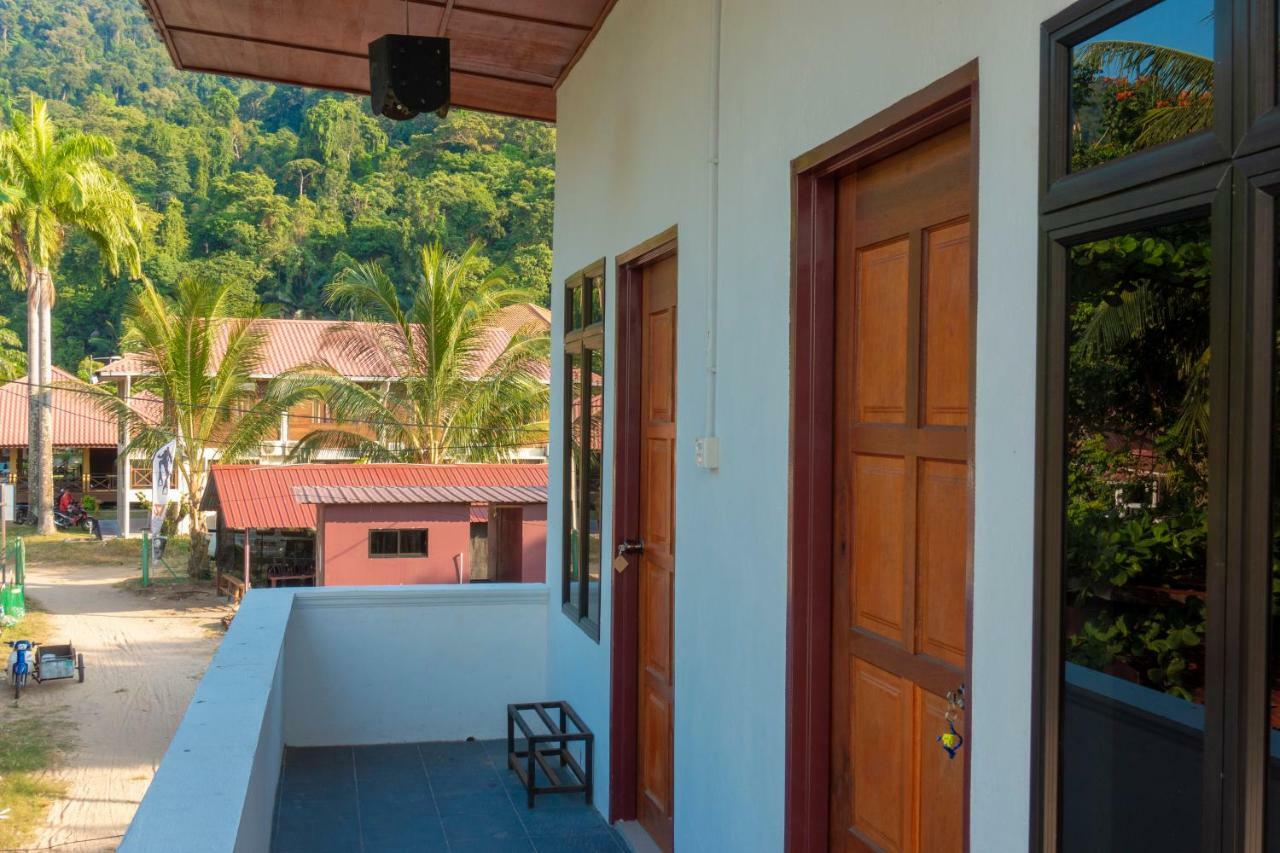 Tioman Cabana Bed&Breakfast Kampong Ayer Batang Bagian luar foto